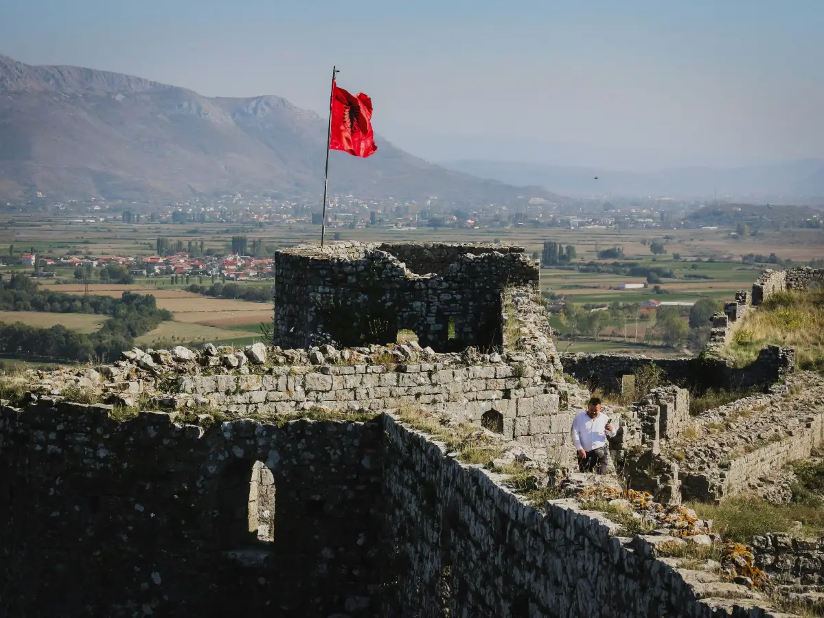 finding a real estate agent in albania